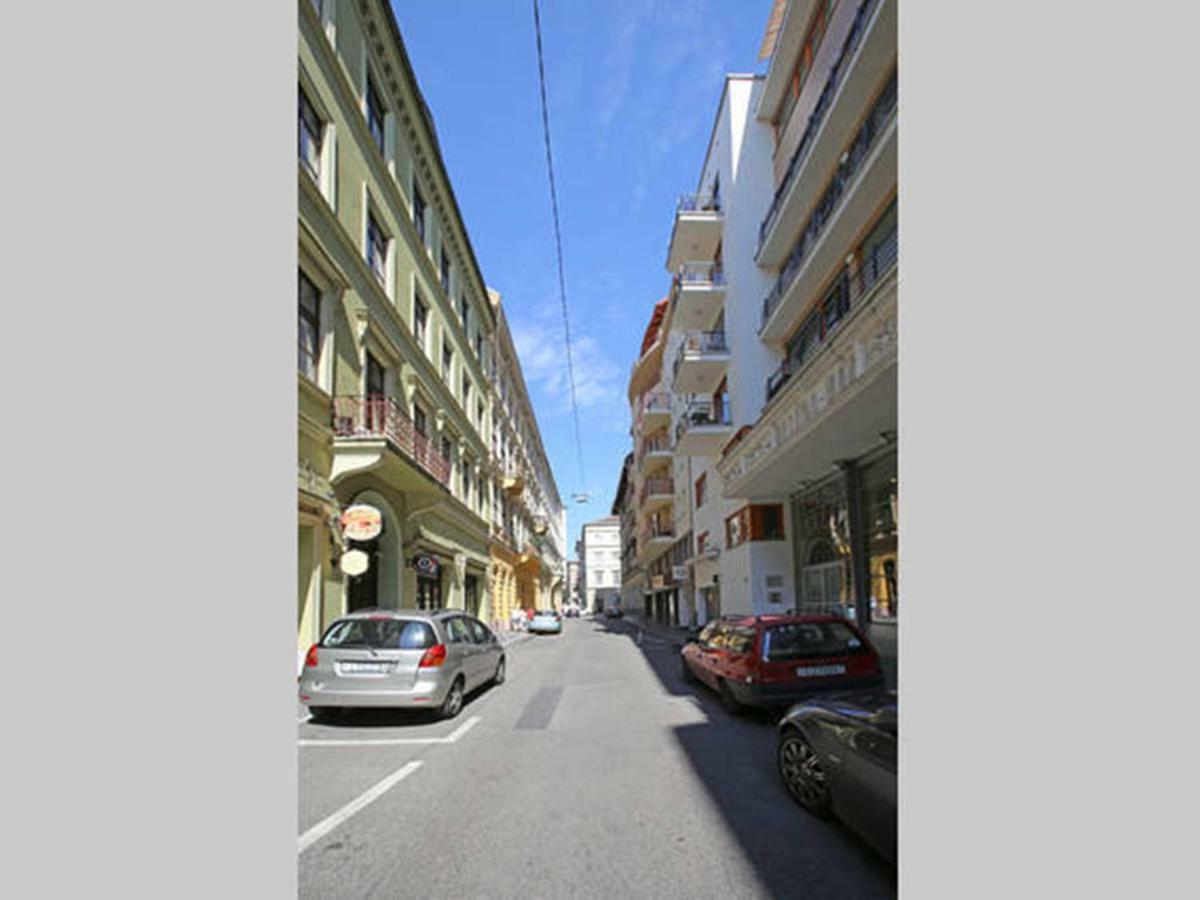 Apartmán Downtown Garden Isle In Urban Style-Free Parking Budapešť Exteriér fotografie