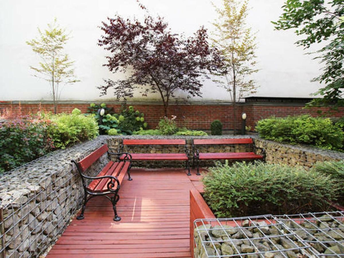 Apartmán Downtown Garden Isle In Urban Style-Free Parking Budapešť Exteriér fotografie